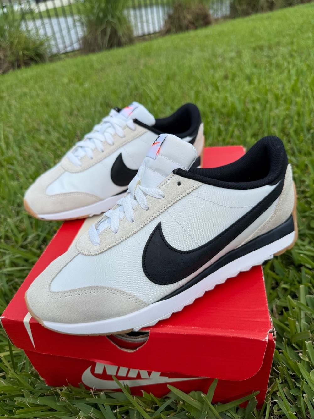 WOMEN'S NIKE PACIFIC / WHITE BLACK HM4771-105 SNEAKERS SPORTSWEAR